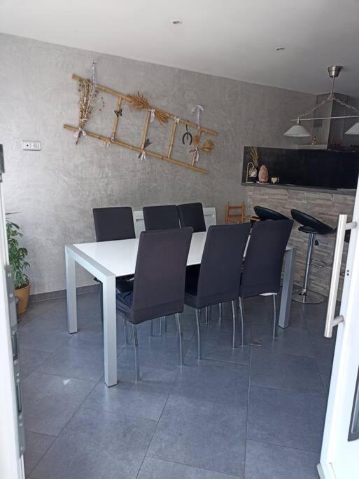 Appartement De 70M2 Tout Equipe Hargarten-aux-Mines Exteriér fotografie