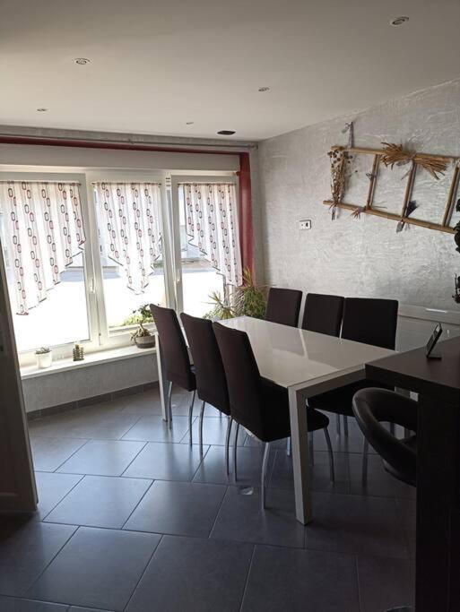 Appartement De 70M2 Tout Equipe Hargarten-aux-Mines Exteriér fotografie